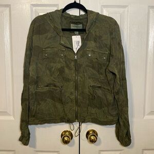 Marrakech Women’s Green Camo Ellie Utility Bomber Jacket M‎ Full Zip Hoodie NWT
